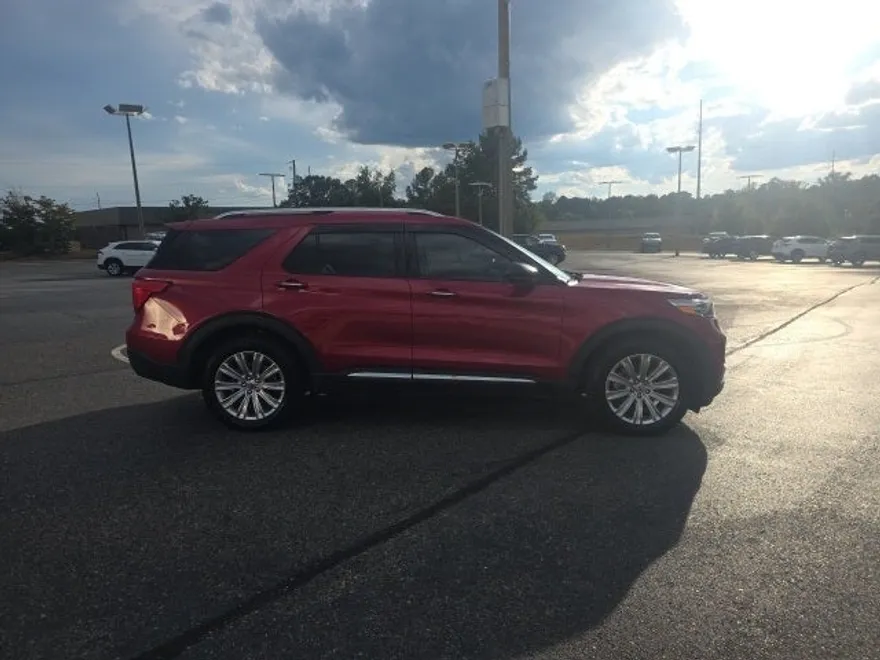 2020 Ford Explorer Limited photo 1