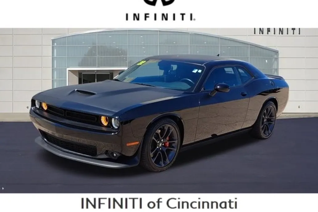 2022 Dodge Challenger R/T photo 1