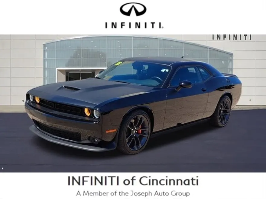 2022 Dodge Challenger R/T photo 1