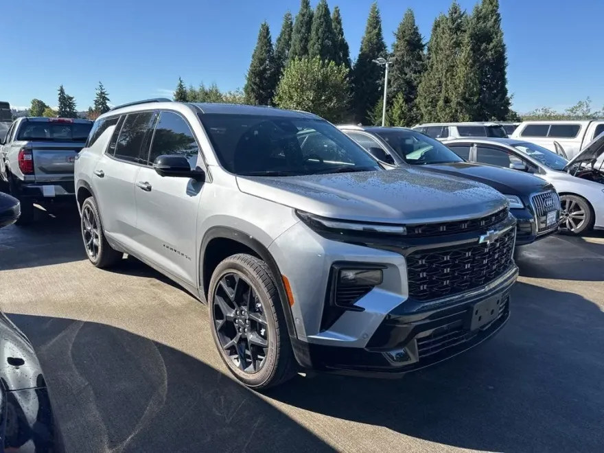 2025 Chevrolet Traverse RS photo 1