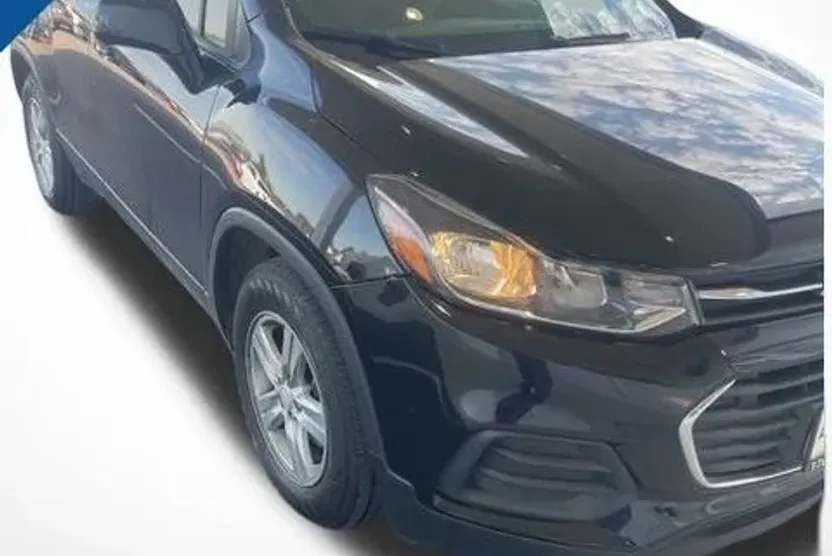 2020 Chevrolet Trax LS photo 1