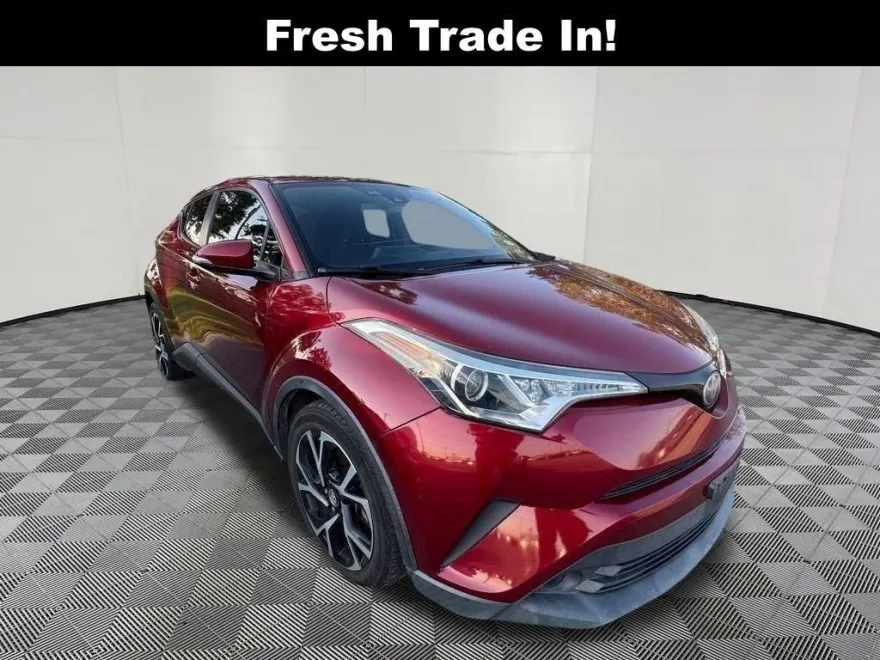 2018 Toyota C-HR XLE Premium photo 1