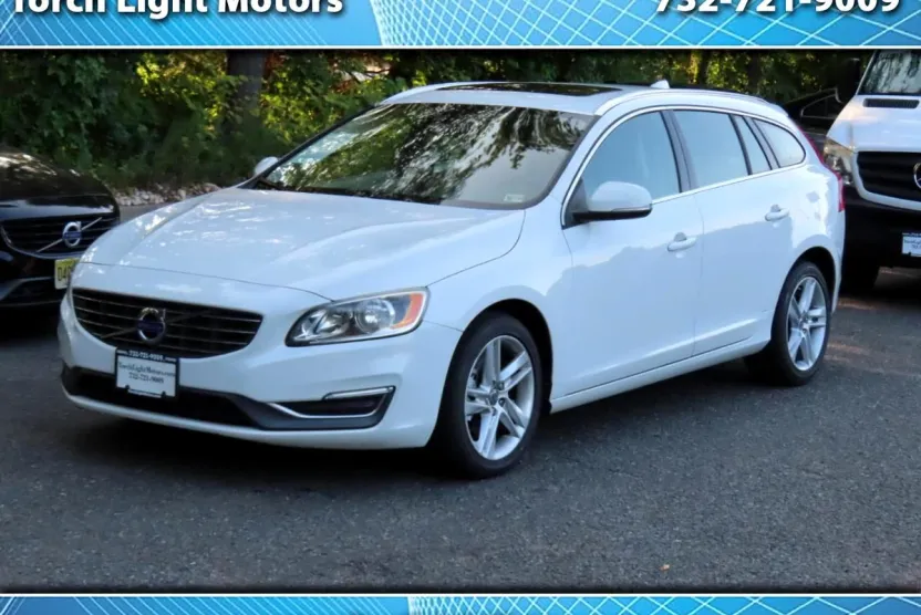 2015 Volvo V60 T5 Drive-E Premier photo 1