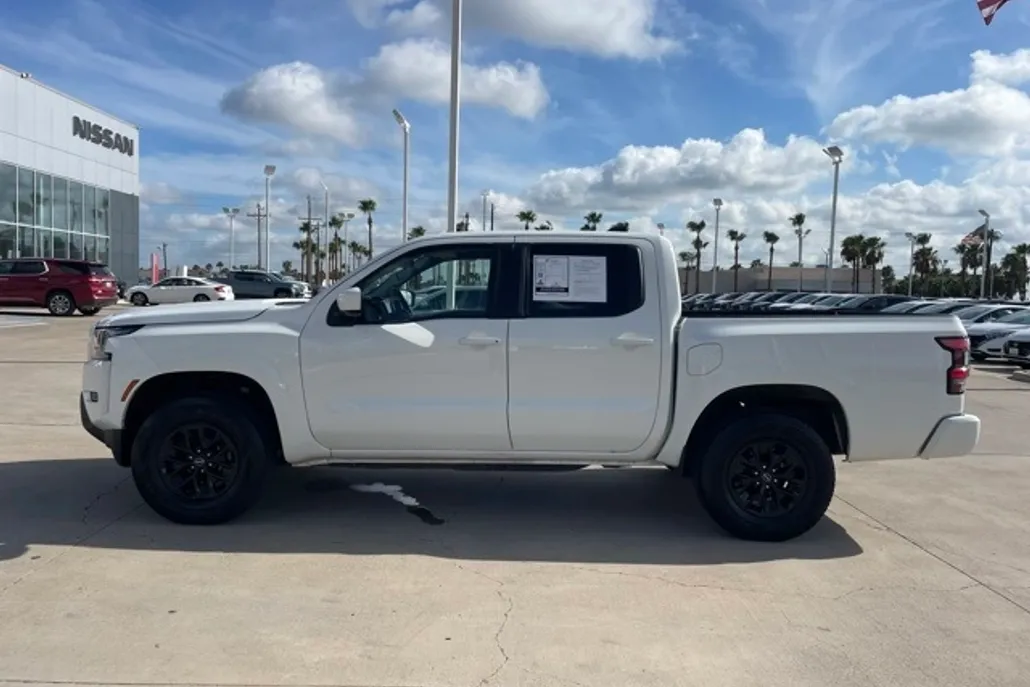 2024 Nissan Frontier SV photo 1