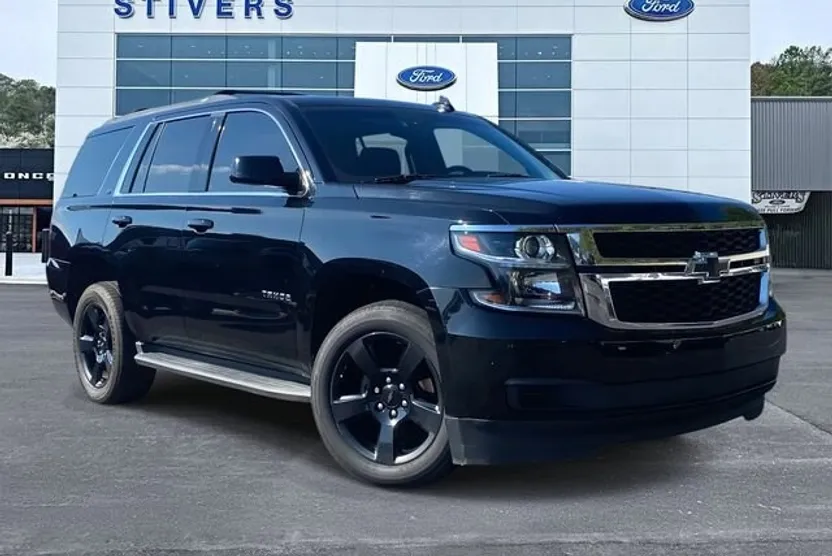 2017 Chevrolet Tahoe LT photo 1