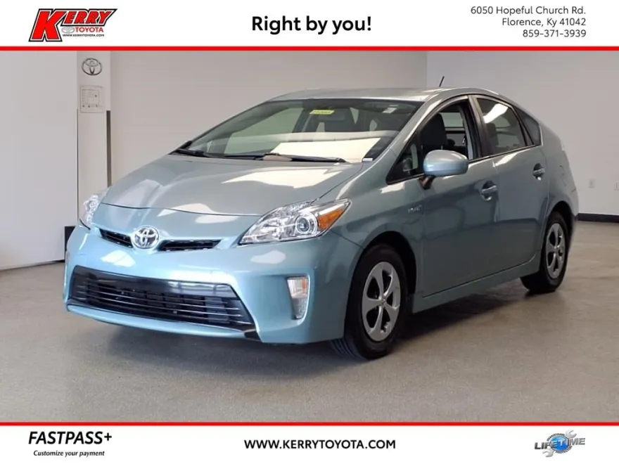2013 Toyota Prius Two photo 1