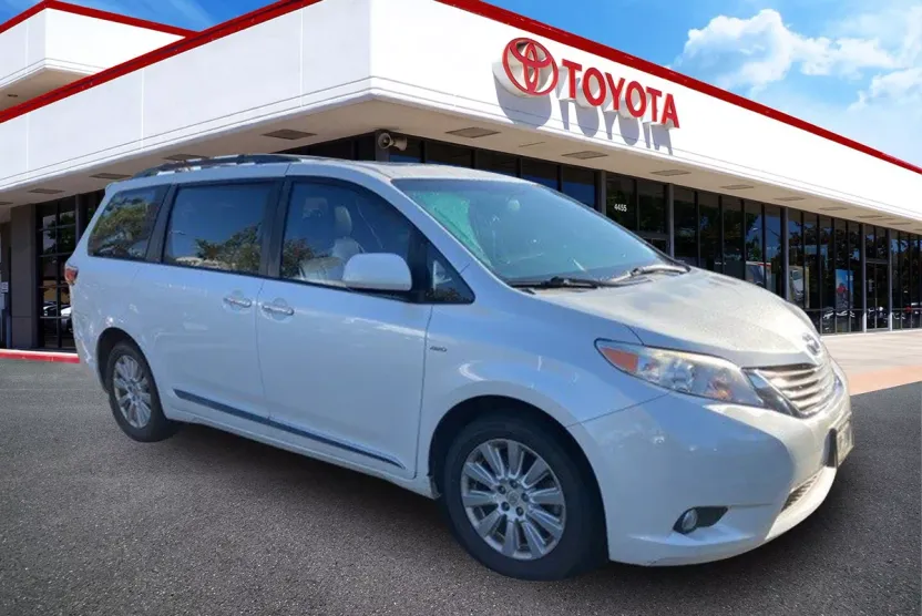 2016 Toyota Sienna Base photo 1