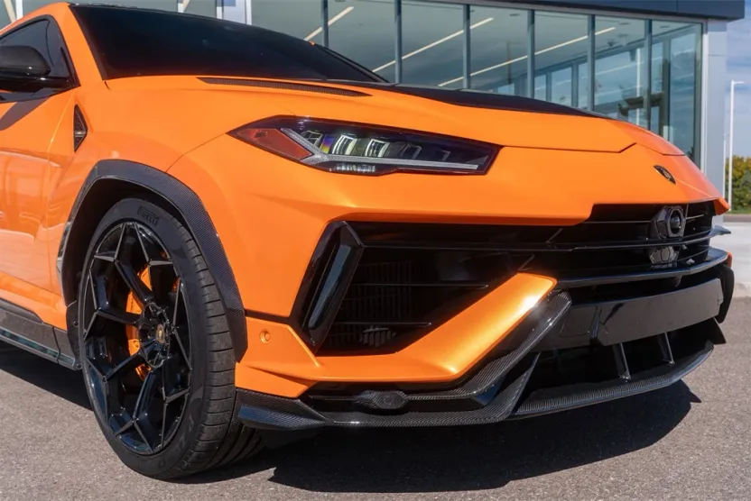 2024 Lamborghini Urus Performante photo 1