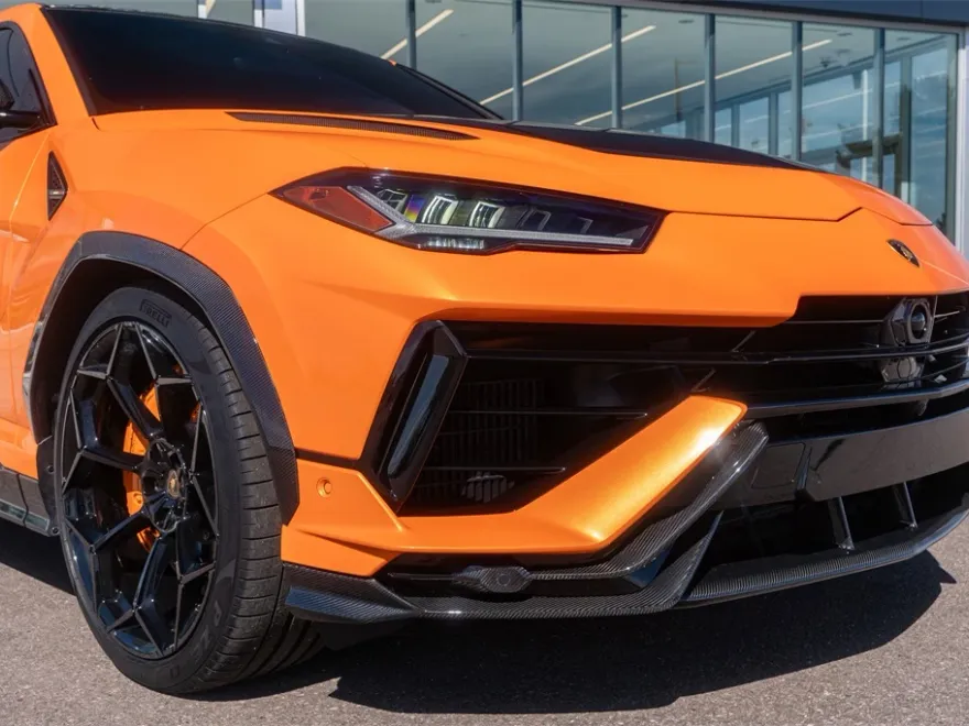2024 Lamborghini Urus Performante photo 1