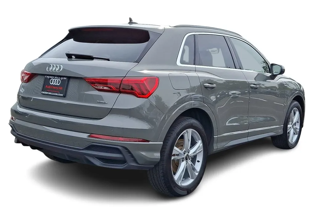 2024 Audi Q3 S line Premium Plus photo 1