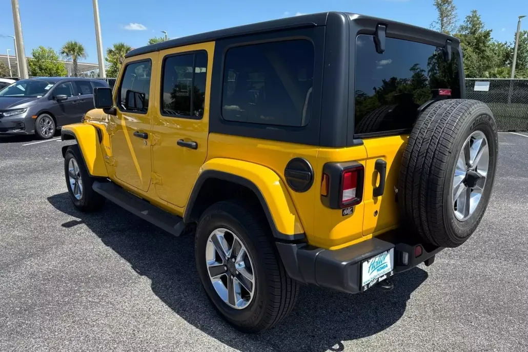 2020 Jeep Wrangler Unlimited Sahara photo 1