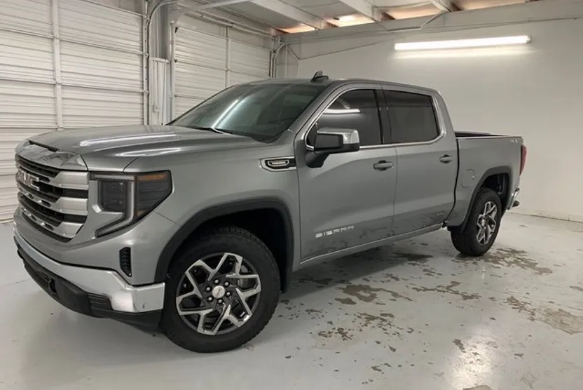 2026 Gmc Sierra 1500 SLE photo 1