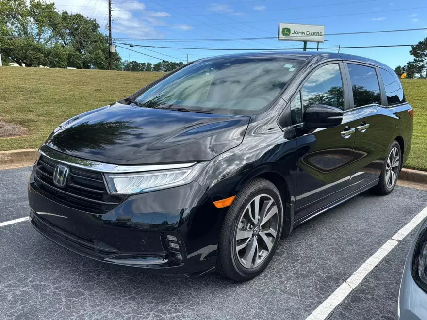2023 Honda Odyssey Touring photo 1