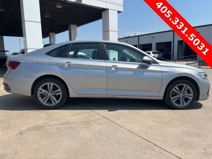 2022 Volkswagen Jetta 1.5T SE photo 1