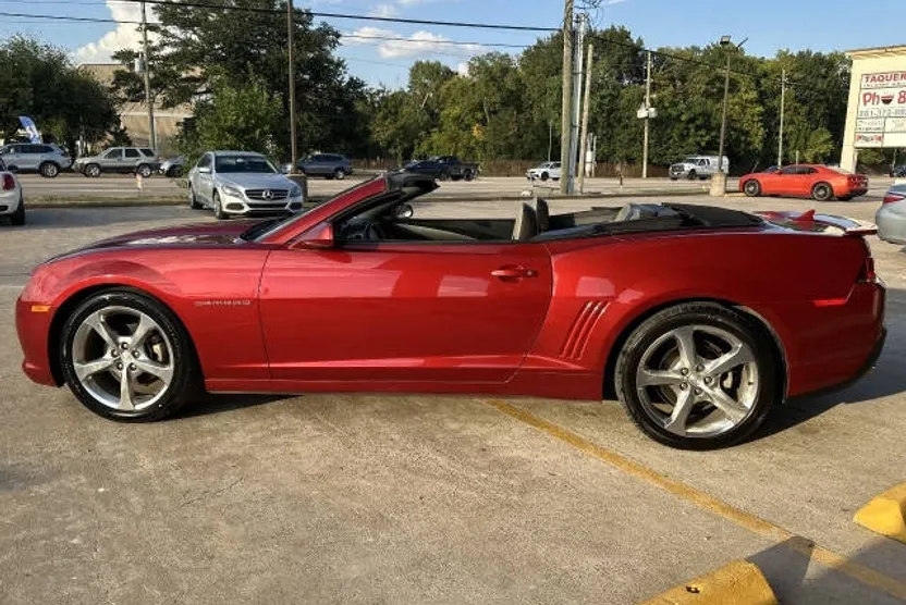 2015 Chevrolet Camaro 2LT photo 1