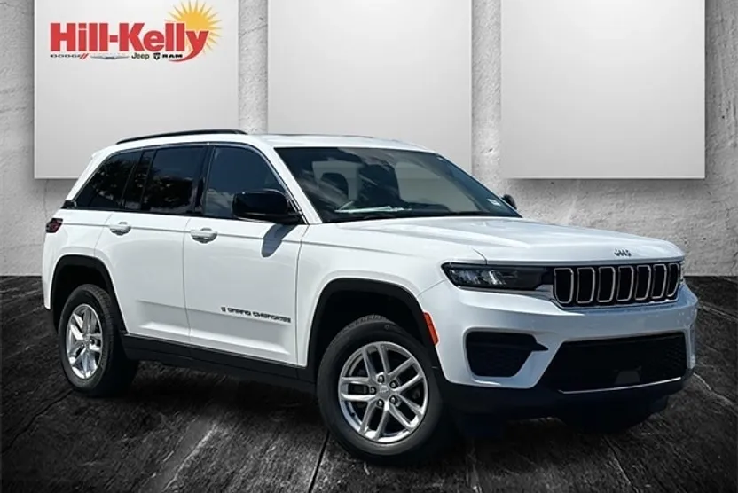 2025 Jeep Grand Cherokee Laredo Altitude photo 1