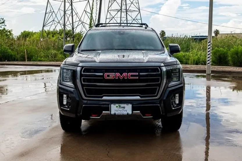 2021 Gmc Yukon XL AT4 photo 1