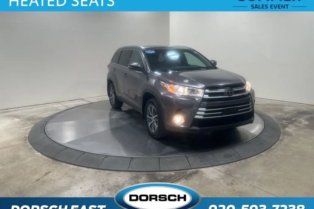 2019 Toyota Highlander XLE photo 1