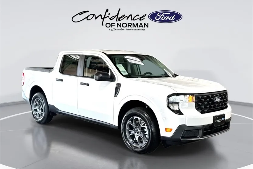 2025 Ford Maverick XLT photo 1