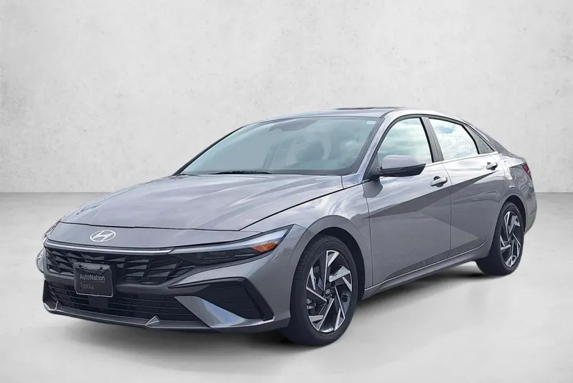 2025 Hyundai Elantra Limited photo 1