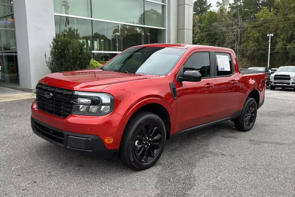 2023 Ford Maverick Lariat photo 1