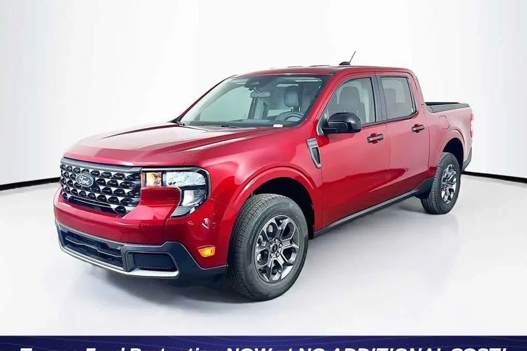 2025 Ford Maverick XLT photo 1