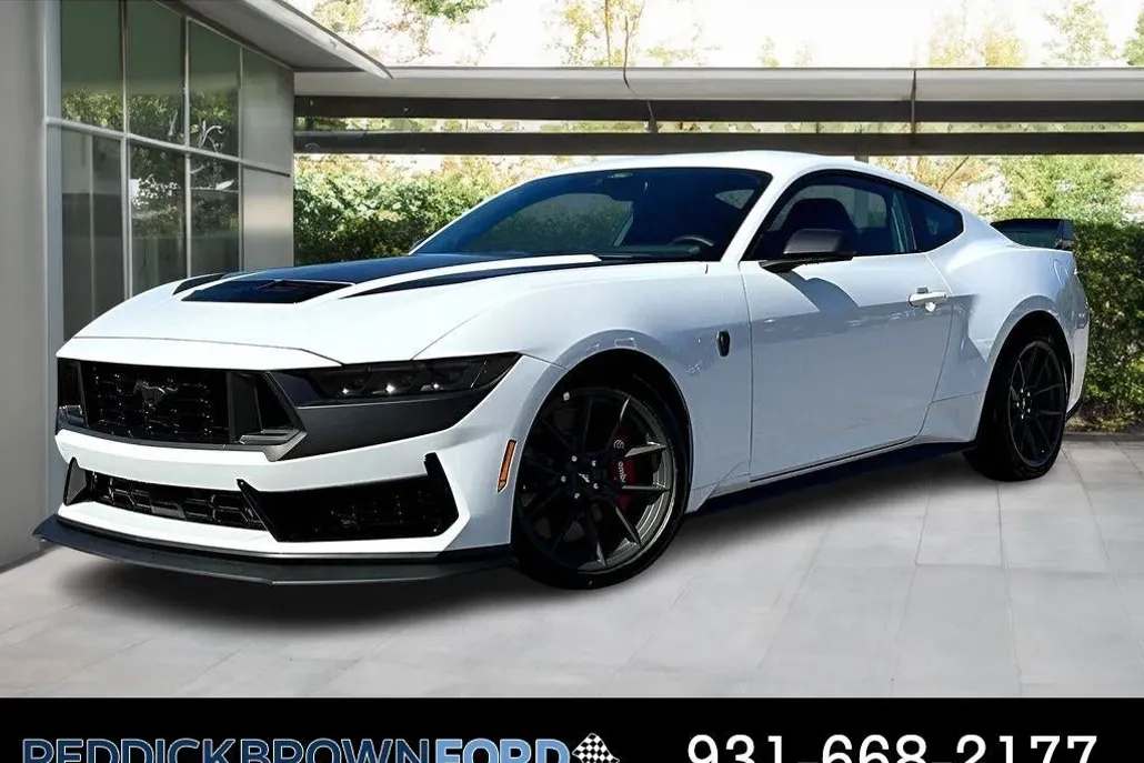 2025 Ford Mustang Dark Horse photo 1