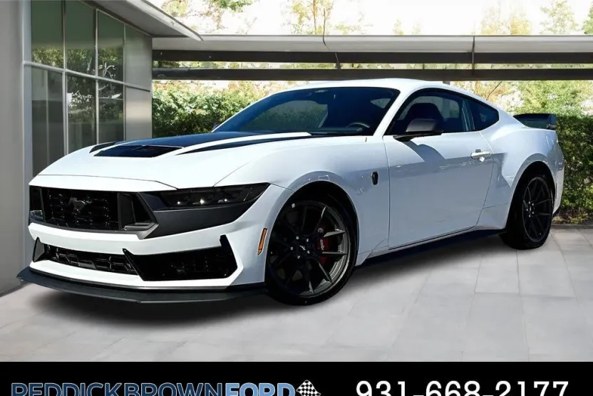 2025 Ford Mustang Dark Horse photo 1