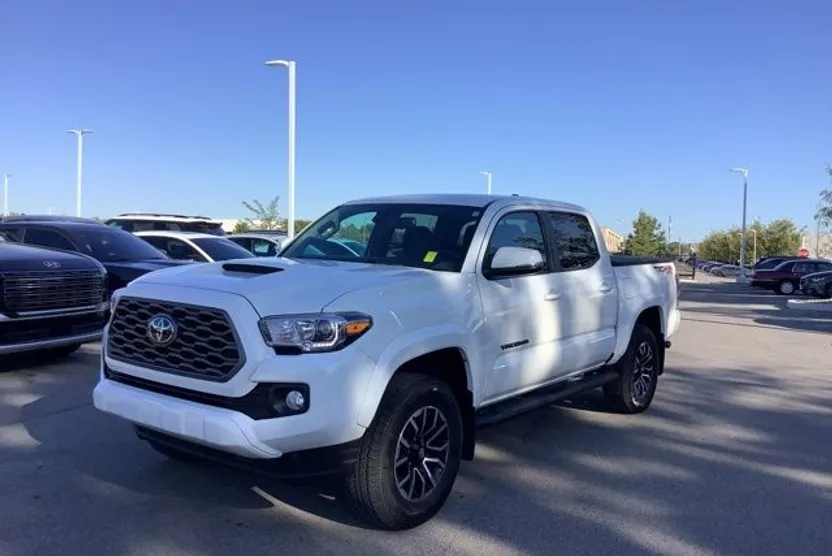 2022 Toyota Tacoma TRD Sport photo 1
