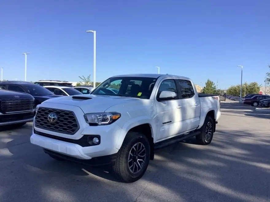 2022 Toyota Tacoma TRD Sport photo 1