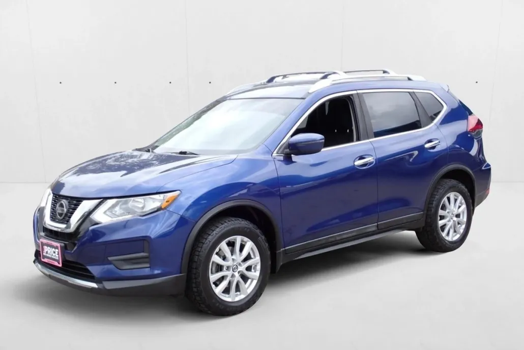 2020 Nissan Rogue SV photo 1