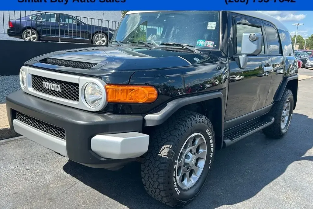 2011 Toyota FJ Cruiser Base photo 1