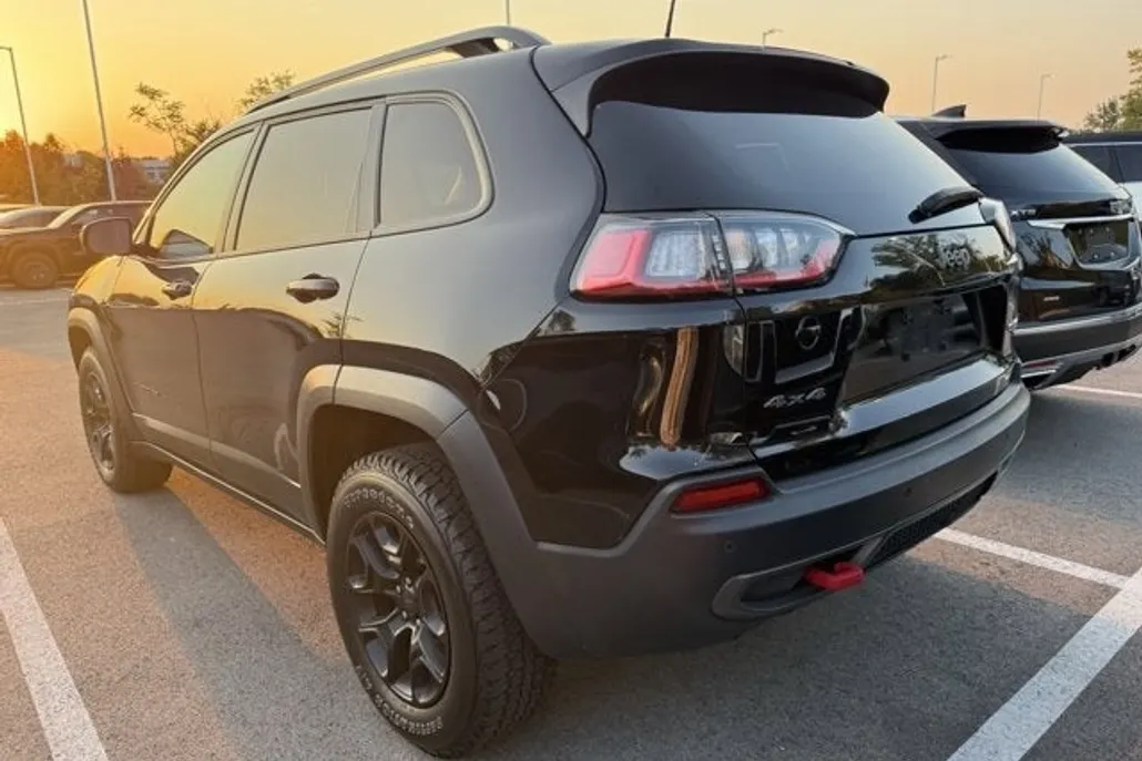 2019 Jeep Cherokee Trailhawk photo 1