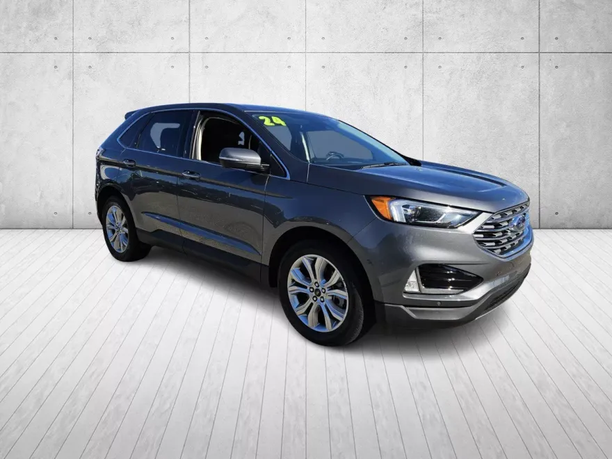 2024 Ford Edge Titanium photo 1