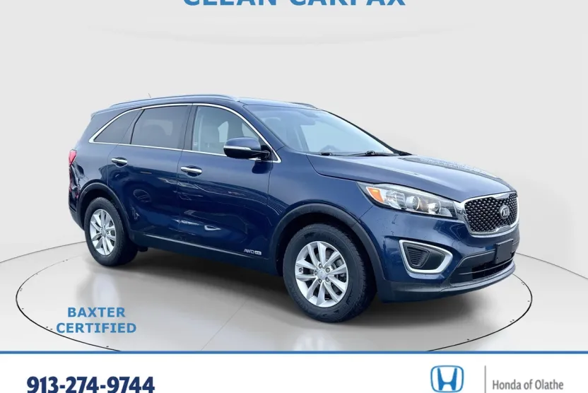 2017 Kia Sorento LX V6 photo 1