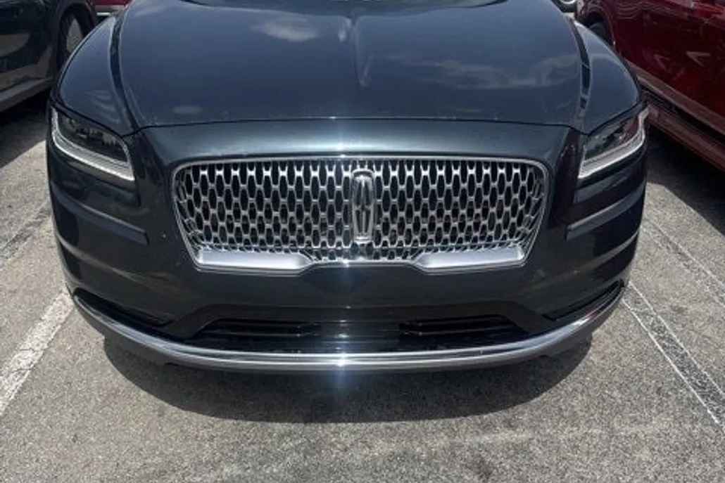 2022 Lincoln Nautilus Standard photo 1