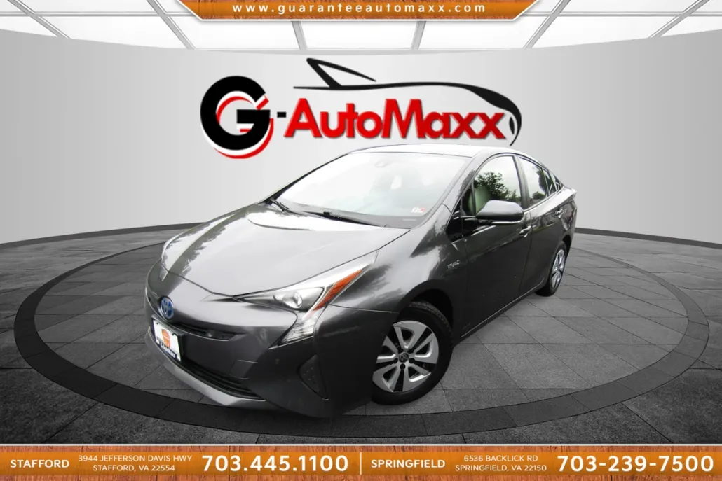 2017 Toyota Prius Two photo 1