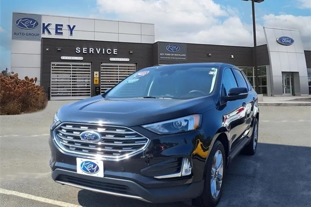 2022 Ford Edge Titanium photo 1