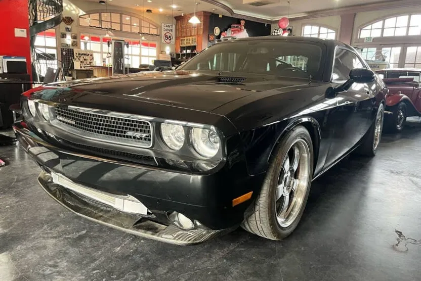 2008 Dodge Challenger SRT8 photo 1