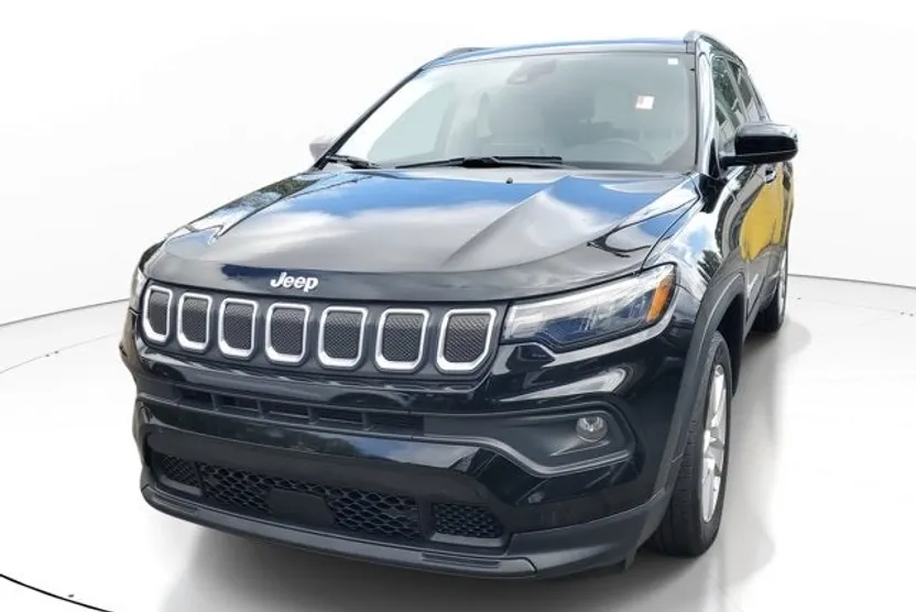 2022 Jeep Compass Latitude photo 1