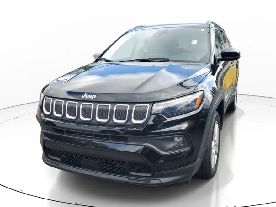 2022 Jeep Compass Latitude photo 1