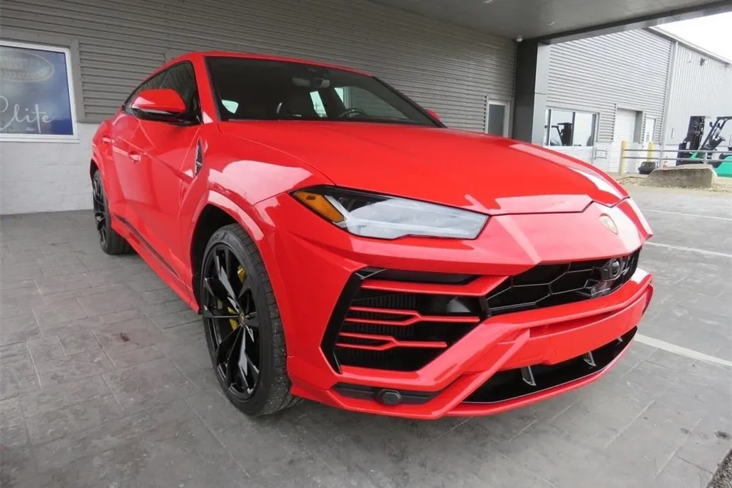2022 Lamborghini Urus Base photo 1