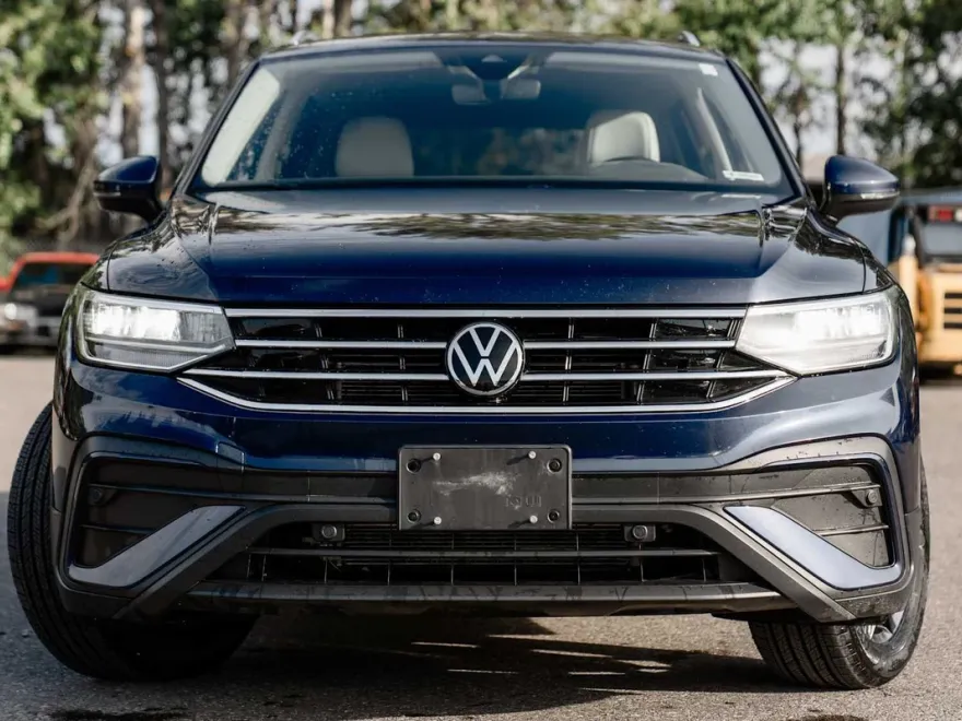 2023 Volkswagen Tiguan SE photo 1