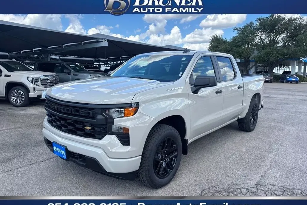 2026 Chevrolet Silverado 1500 Custom photo 1