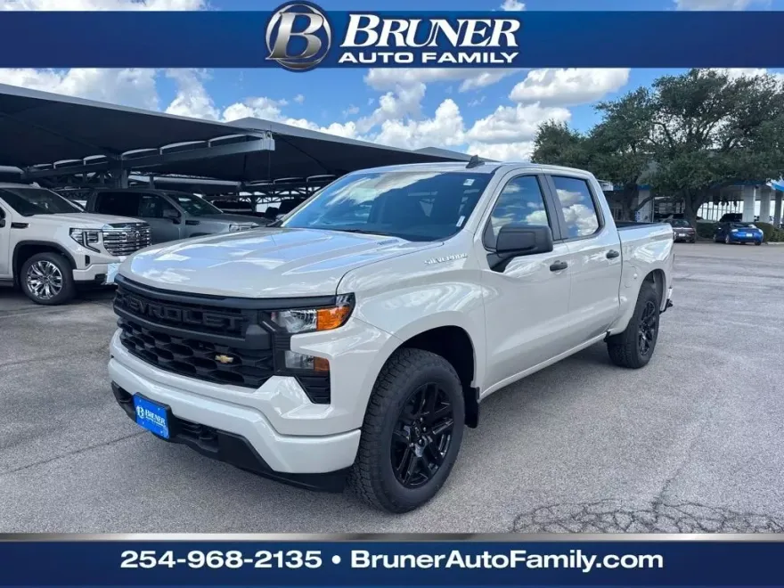 2026 Chevrolet Silverado 1500 Custom photo 1
