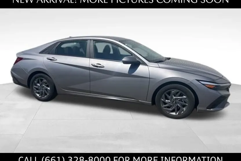 2024 Hyundai Elantra SEL photo 1