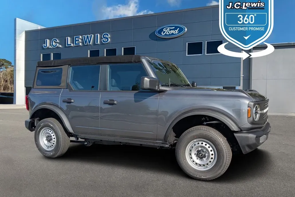 2025 Ford Bronco Base photo 1