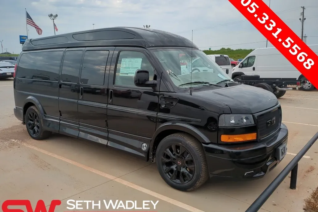 2025 Gmc Savana 2500 photo 1