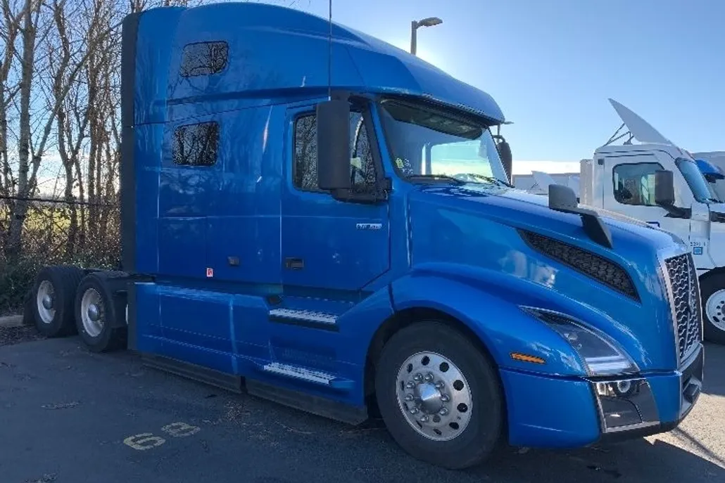 2019 Volvo Truck VNL photo 1