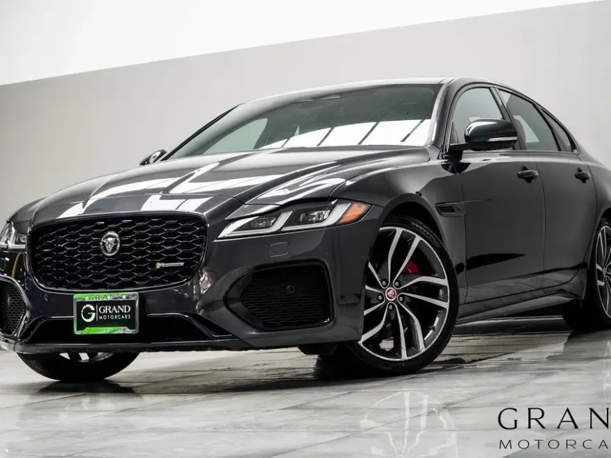 2022 Jaguar XF R-Dynamic SE photo 1
